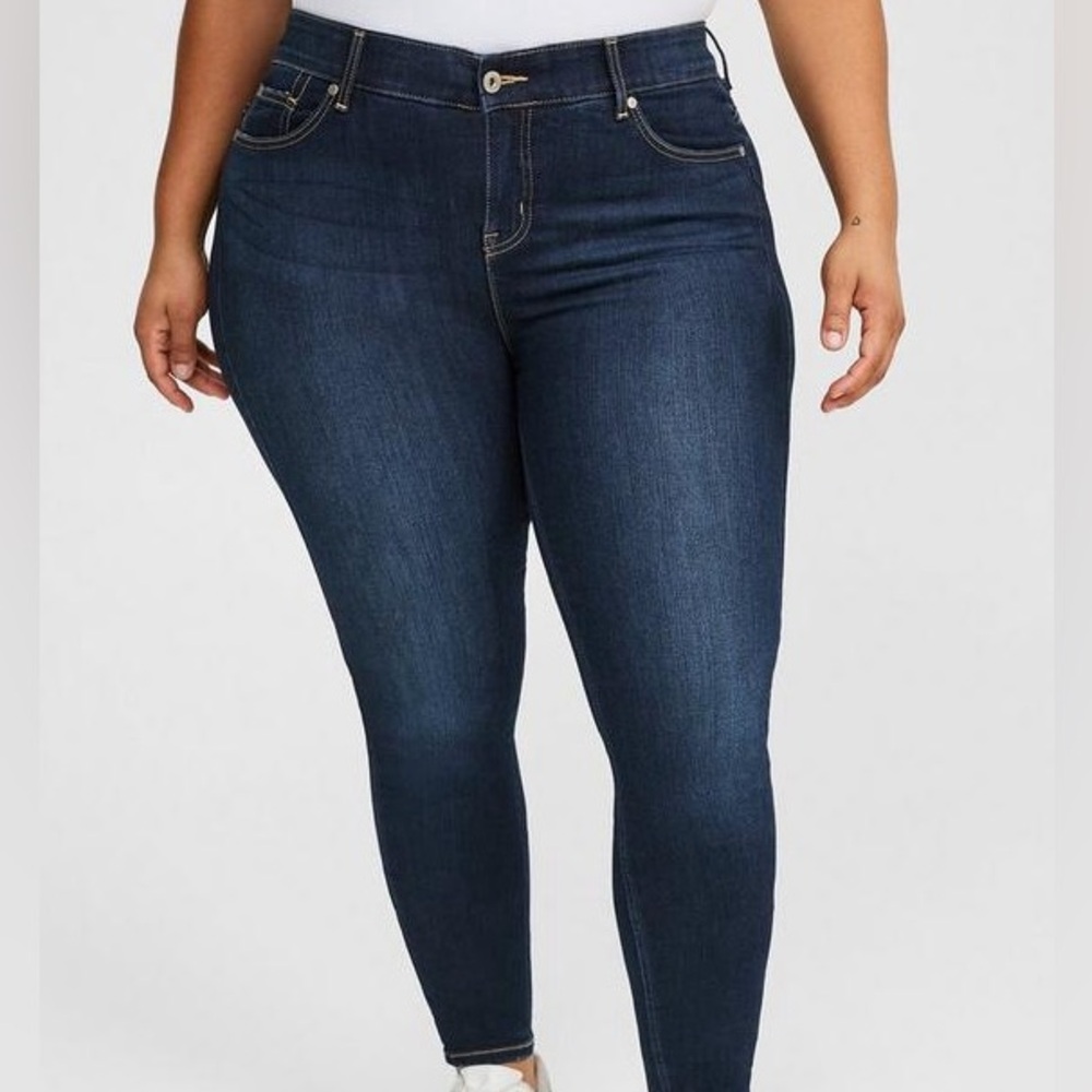 Torrid Bombshell Skinny Dark Wash Jeans Size 16R